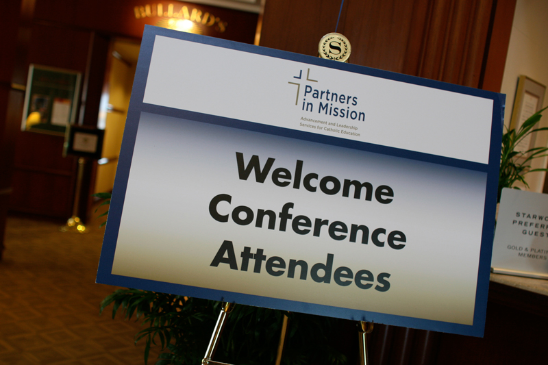 welcome_conference_attendees_sign